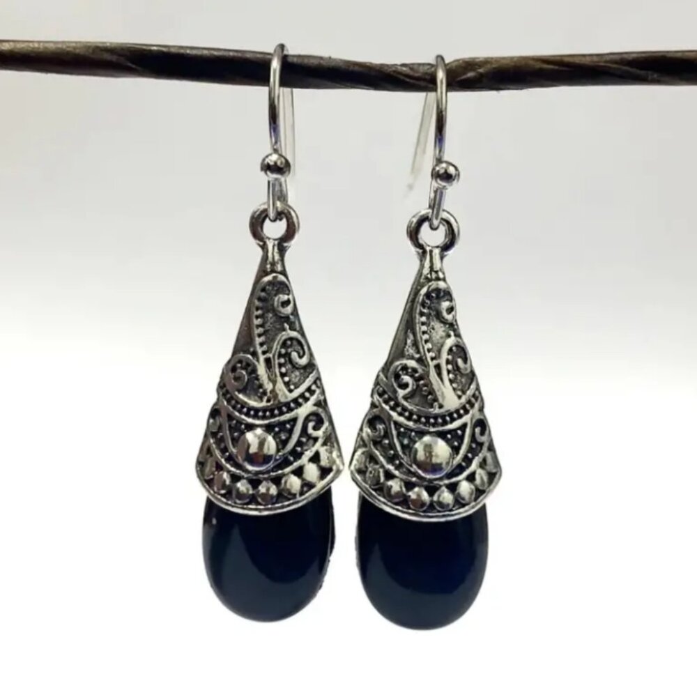 Women's Antiqued Style Hanging Dangling Black & Silver Earrings